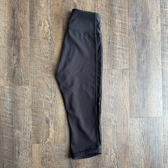 Lululemon Squad Goals Crop Legging in Black - Size 4 - Picture 4 of 5